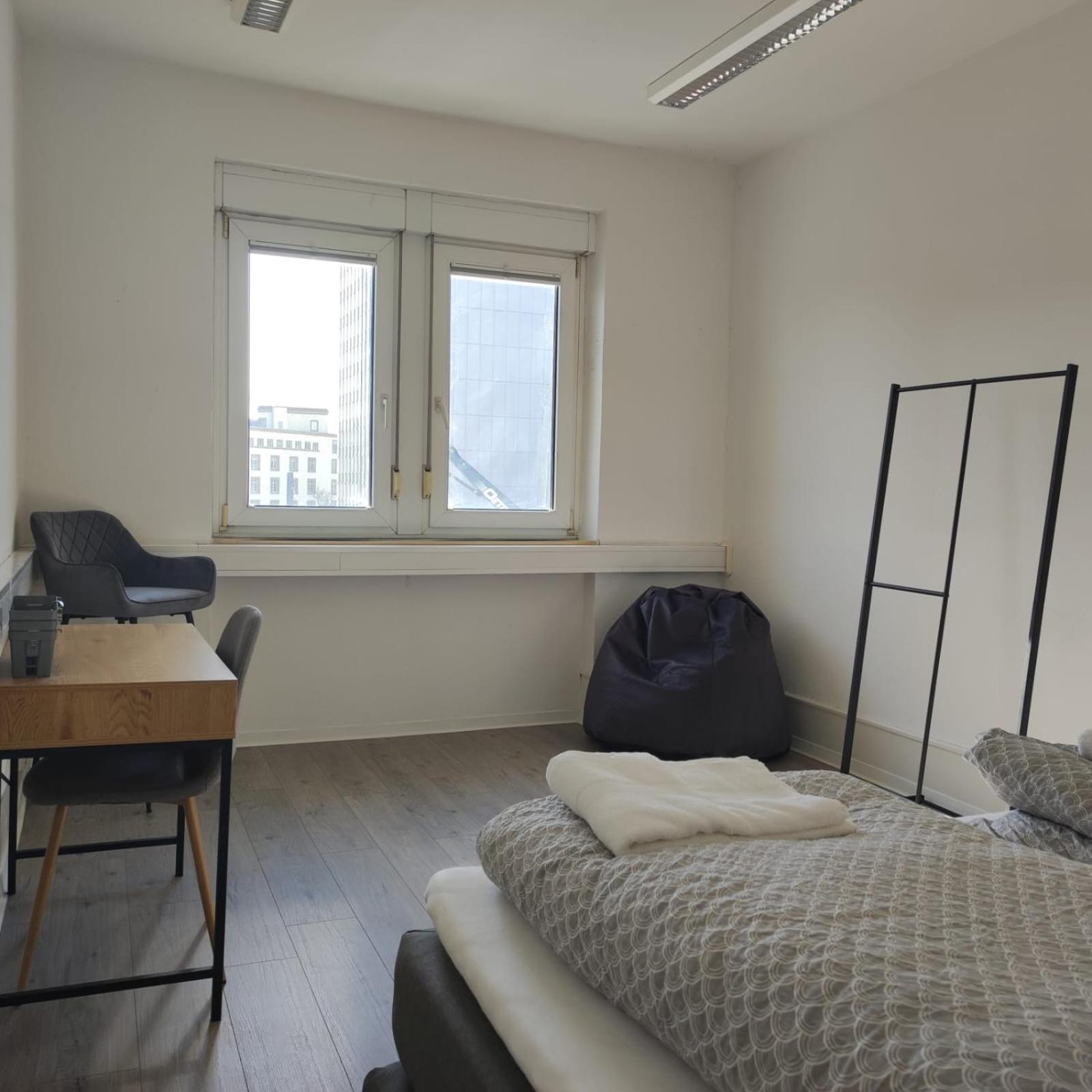 Simplex Apartments Am Ettlinger Tor Spacious كارلسروه المظهر الخارجي الصورة